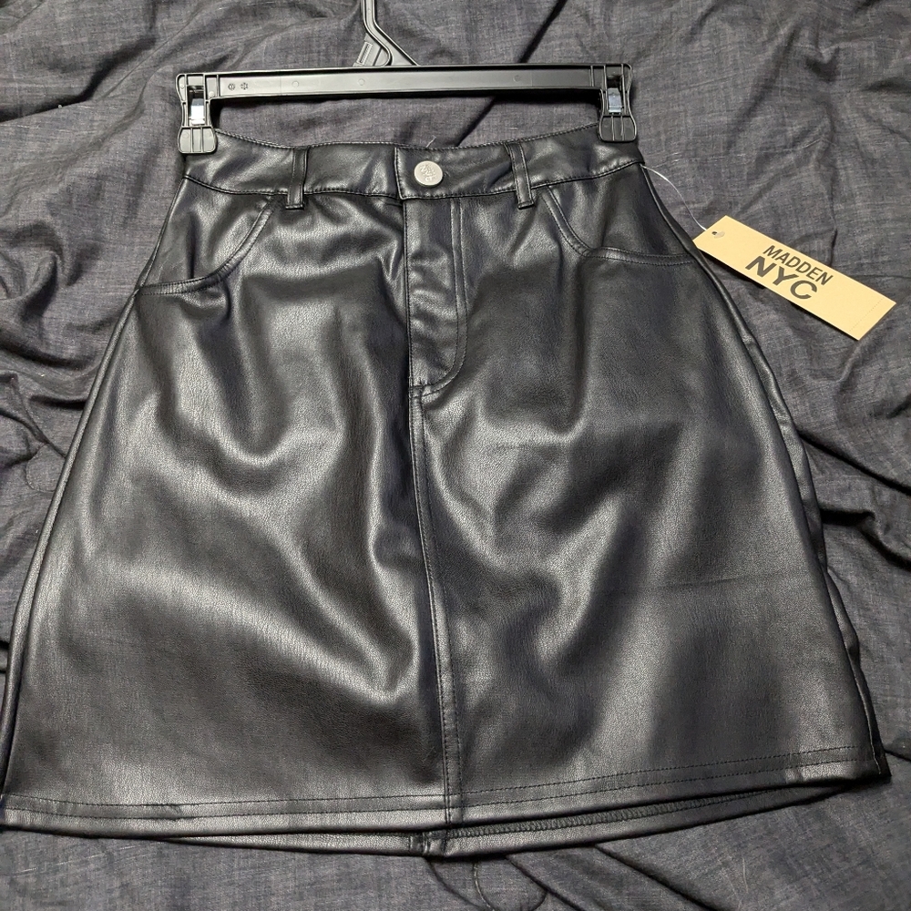 NWT Faux leather skirt
